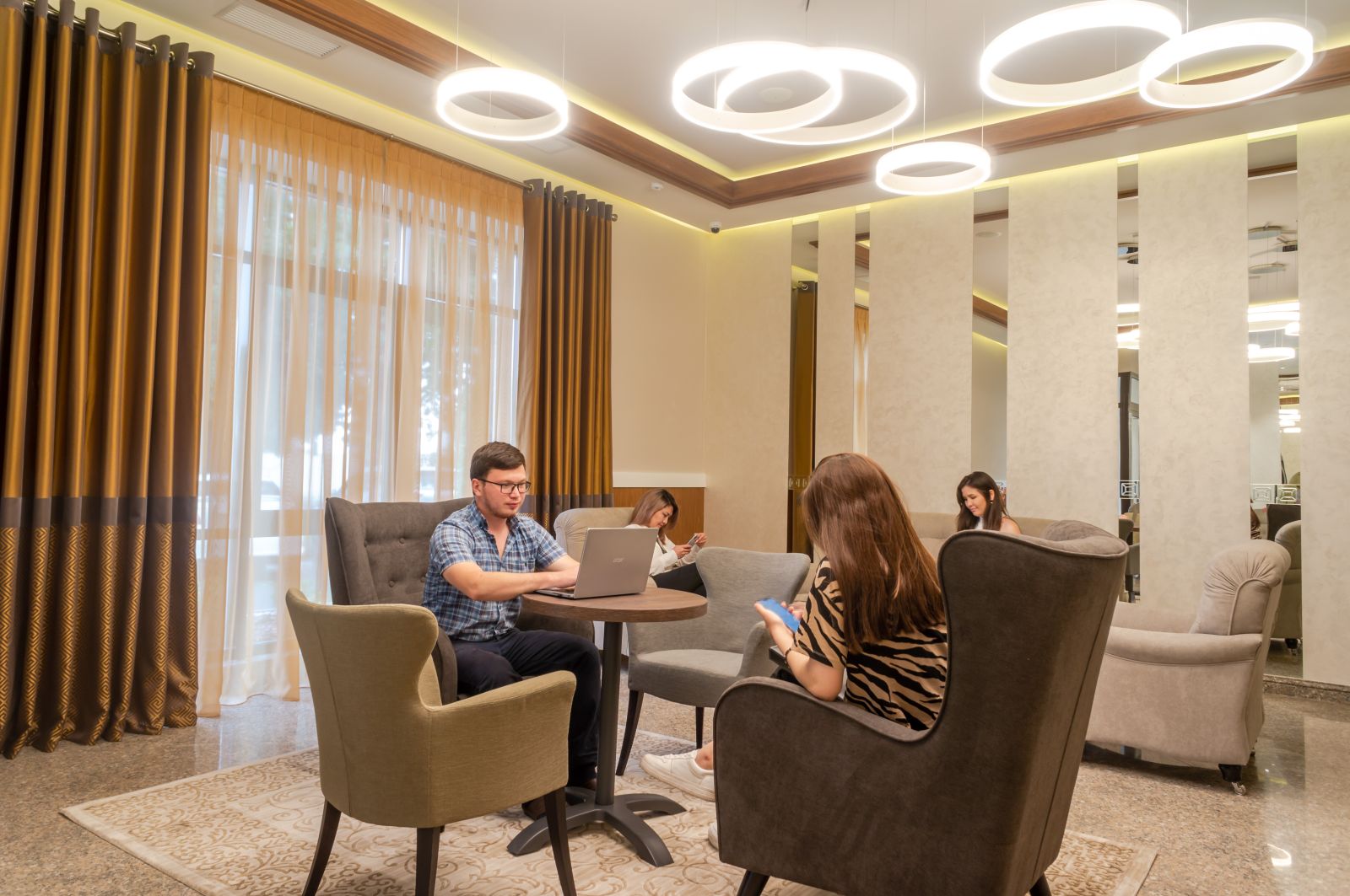 Отель, гостиница ROYAL PLUS Алматы